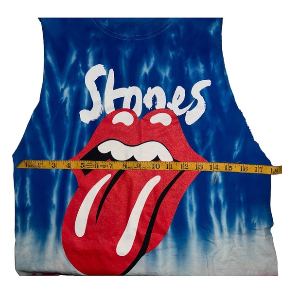 Rolling Stones graphic T-shirt tour 2019.  Front & Back.  Sleeves cut off style. - Picture 2 of 3